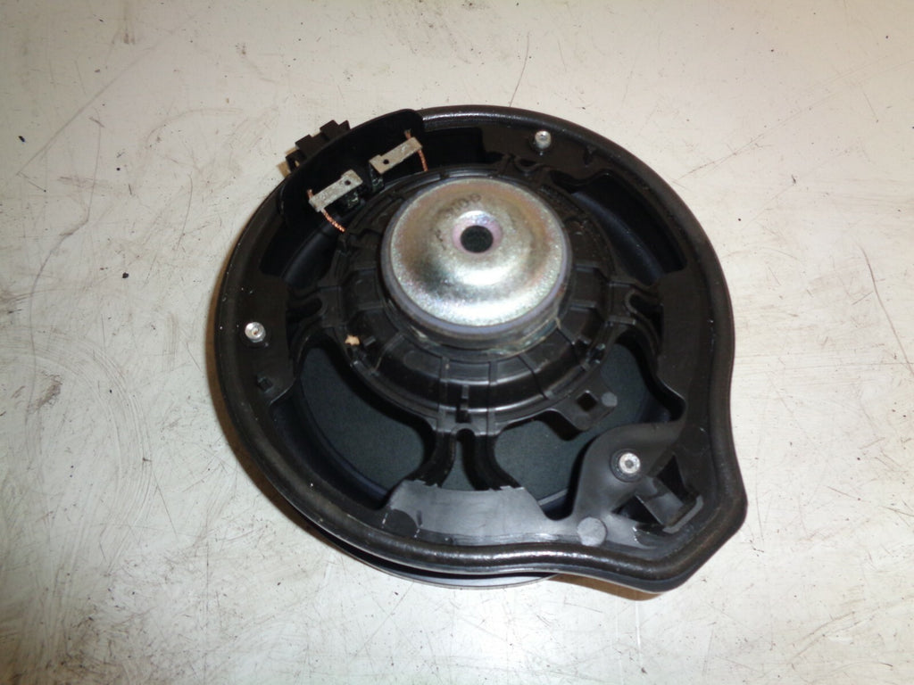 MERCEDES A CLASS A180 2017 W176 NSR PASSENGER SIDE REAR DOOR SPEAKER A2468200102