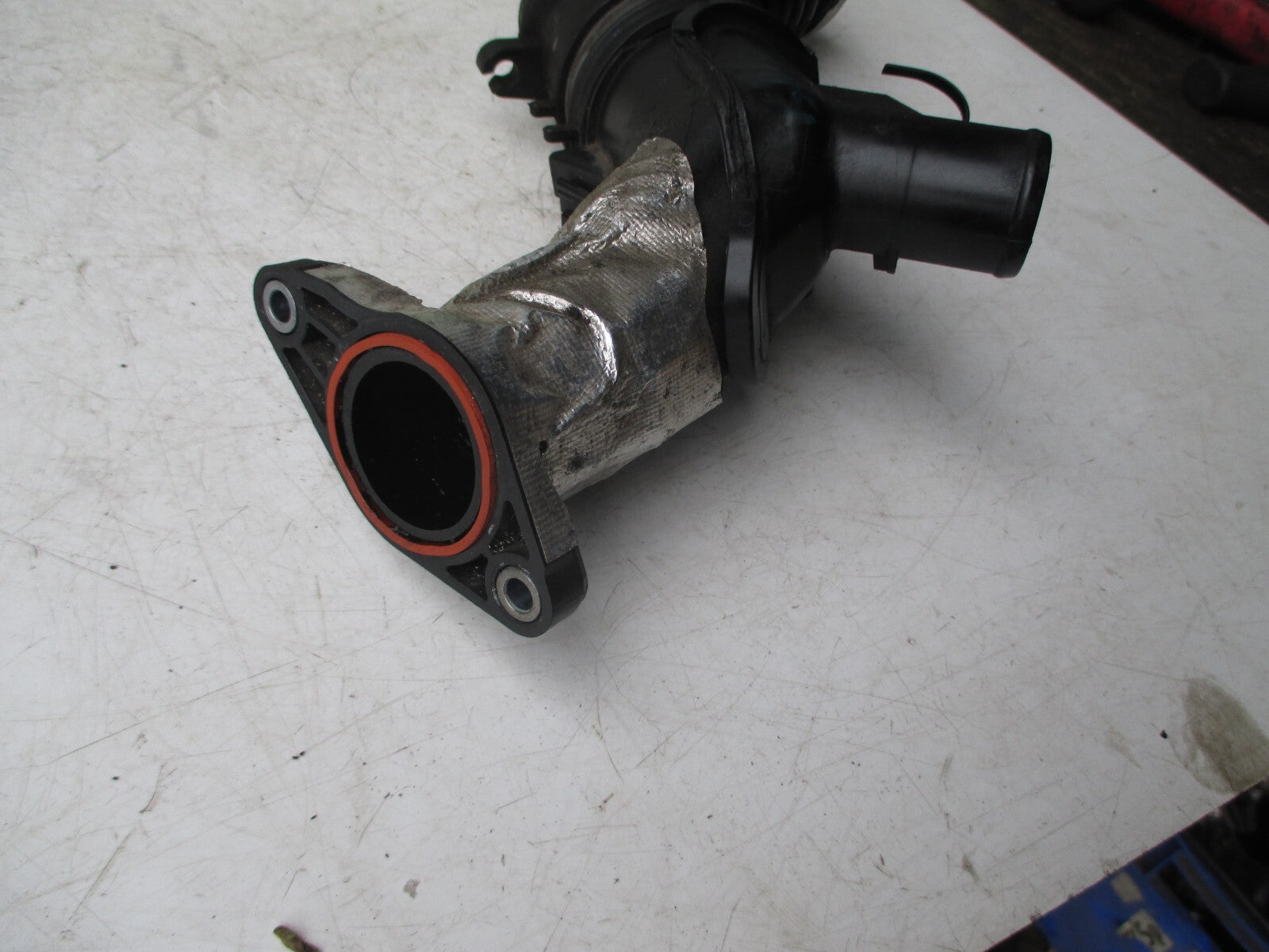 RENAULT CLIO MK4 2015 1.5 DIESEL EGR TURBO DUCT PLASTIC HOSE PIPE 165763328R