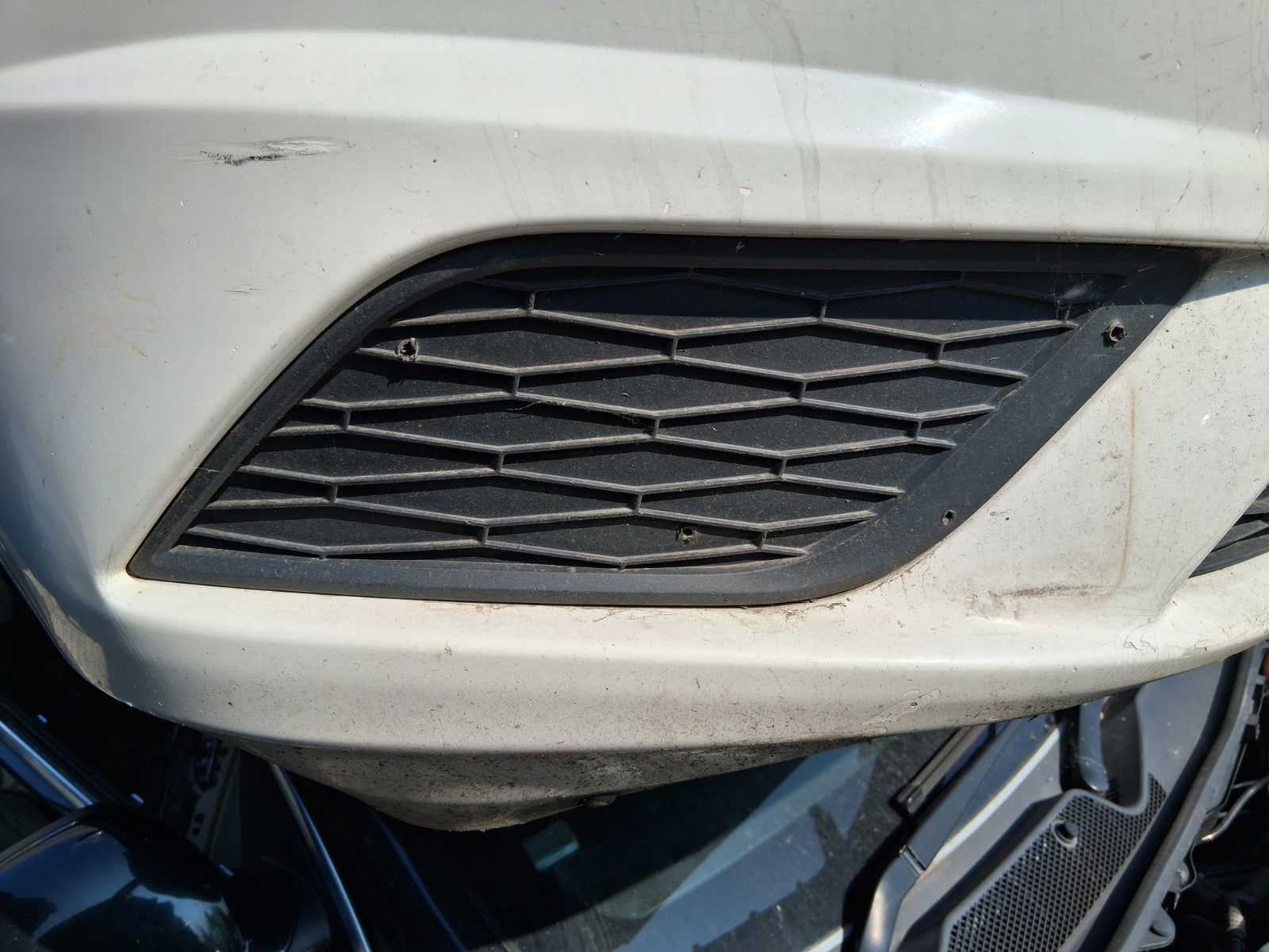 SEAT TOLEDO MK4 2018 HATCH FRONT DRIVER SIDE BUMPER LOWER GRILL