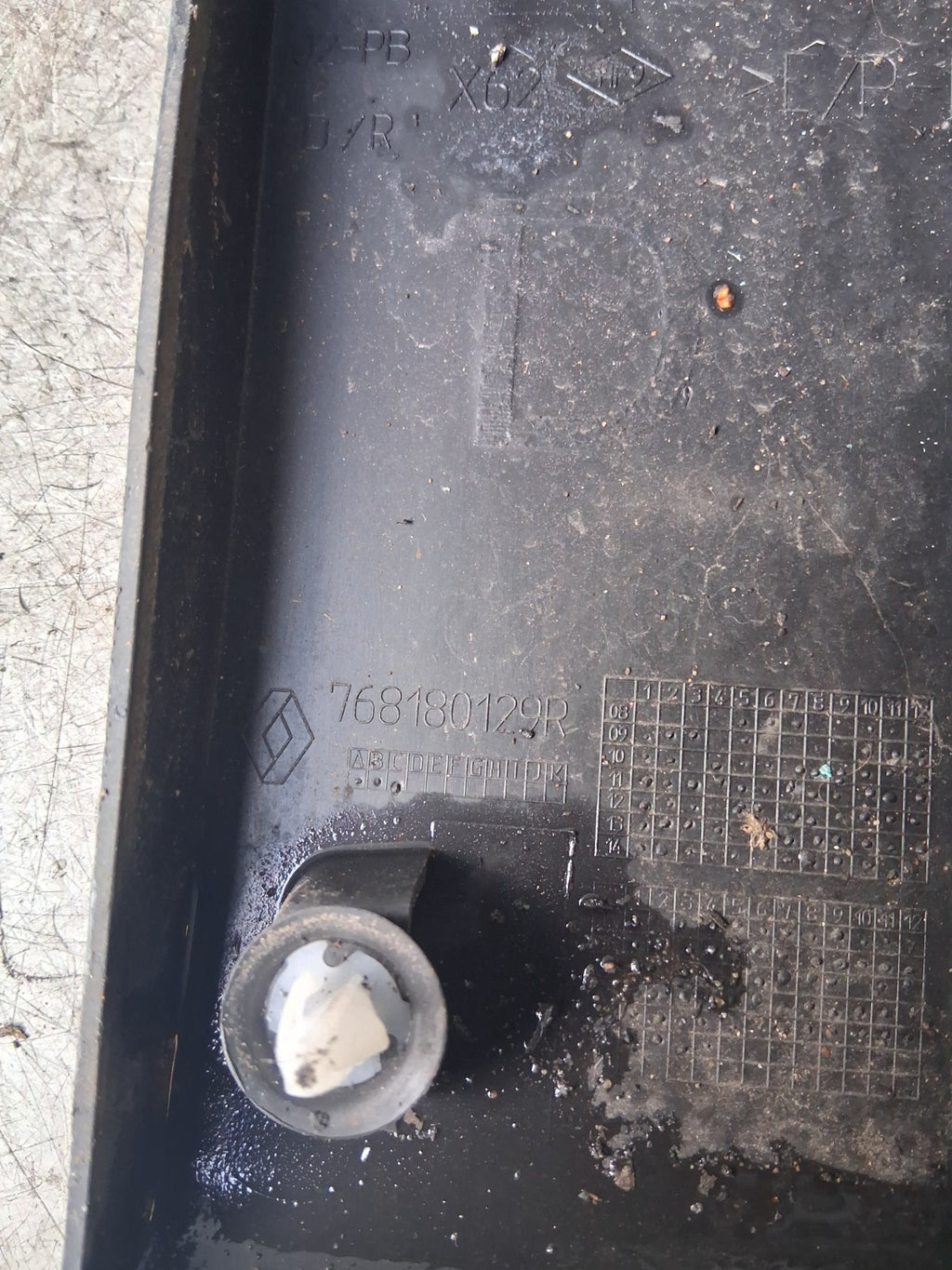 2019 RENAULT MASTER BODY MOULDING TRIM PANEL 768180129R