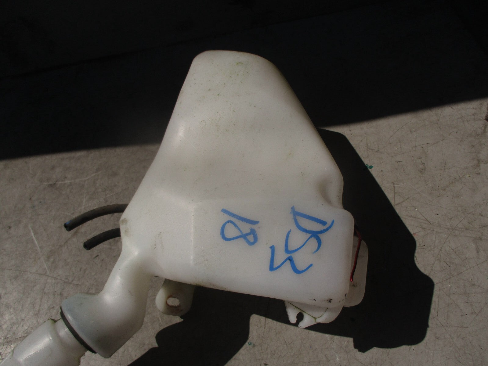 2016 CITROEN DS3 WINDSCREEN WASHER BOTTLE TANK WITH PUMP 968398868000