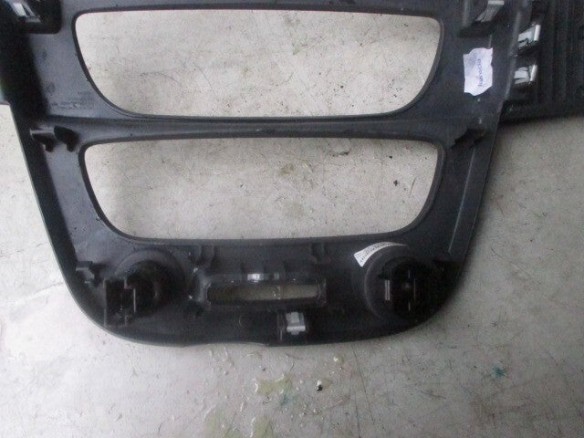 2015 RENAULT MEGANE START/STOP SWITCH & RADIO TRIM 682600003R