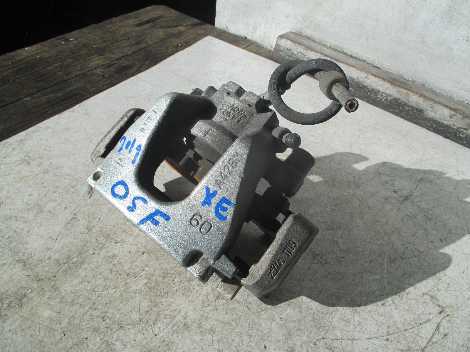 JAGUAR XE 2019 2.0 PETROL OSF DRIVER SIDE FRONT BRAKE CALIPER