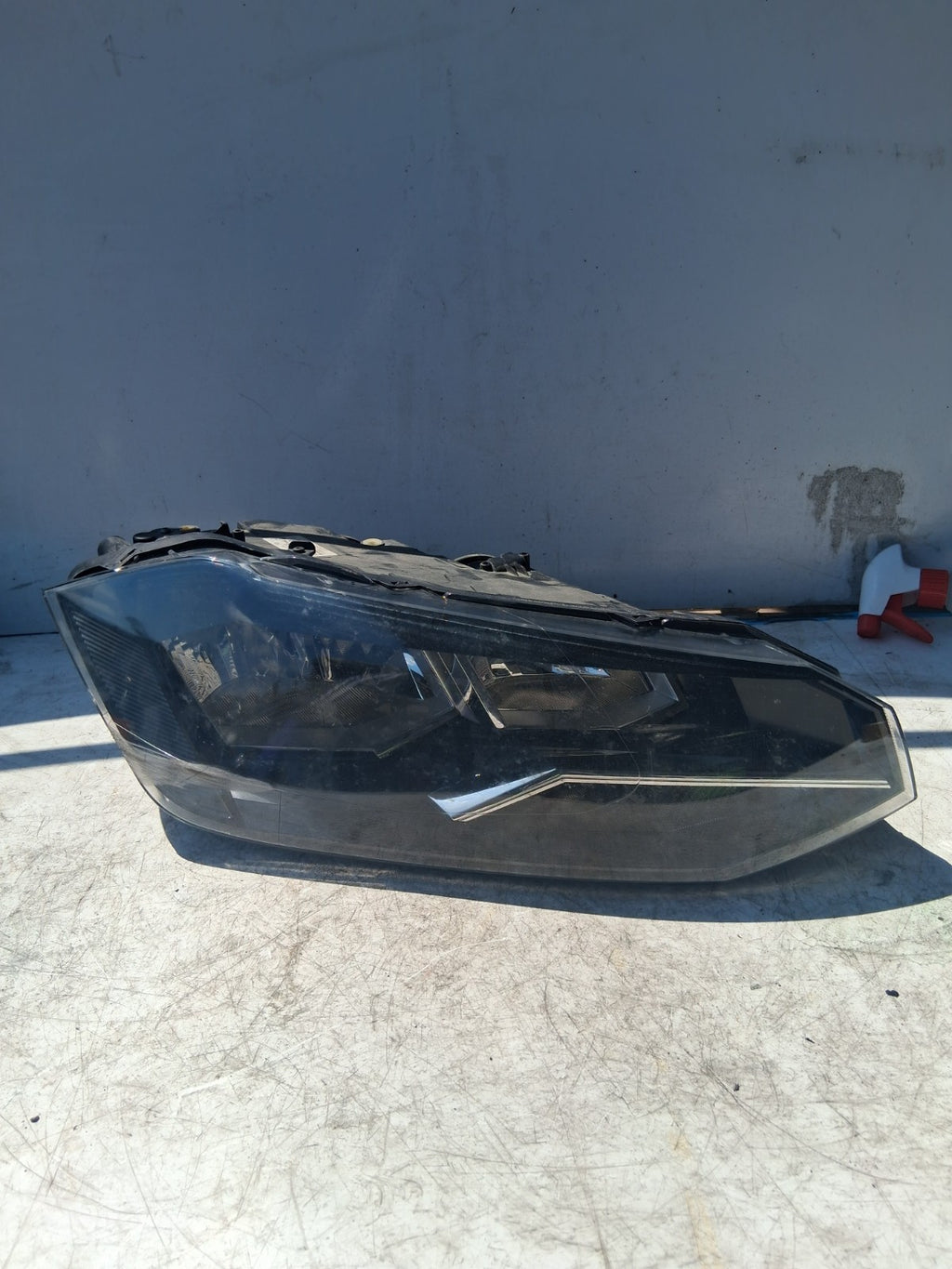 2019 VOLKSWAGEN POLO DRIVER SIDE FRONT HEAD LIGHT 2G2941006