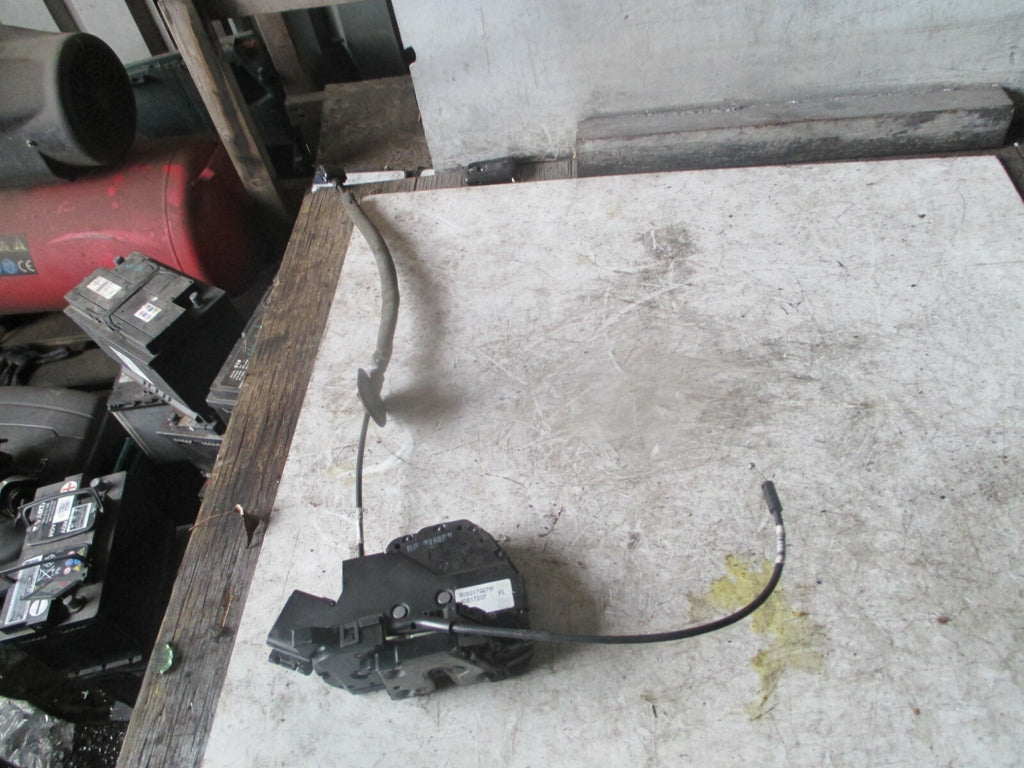 RENAULT CAPTUR 2018 MK1 NSF FRONT PASSENGER SIDE DOOR LOCK MECHANISM 805017927