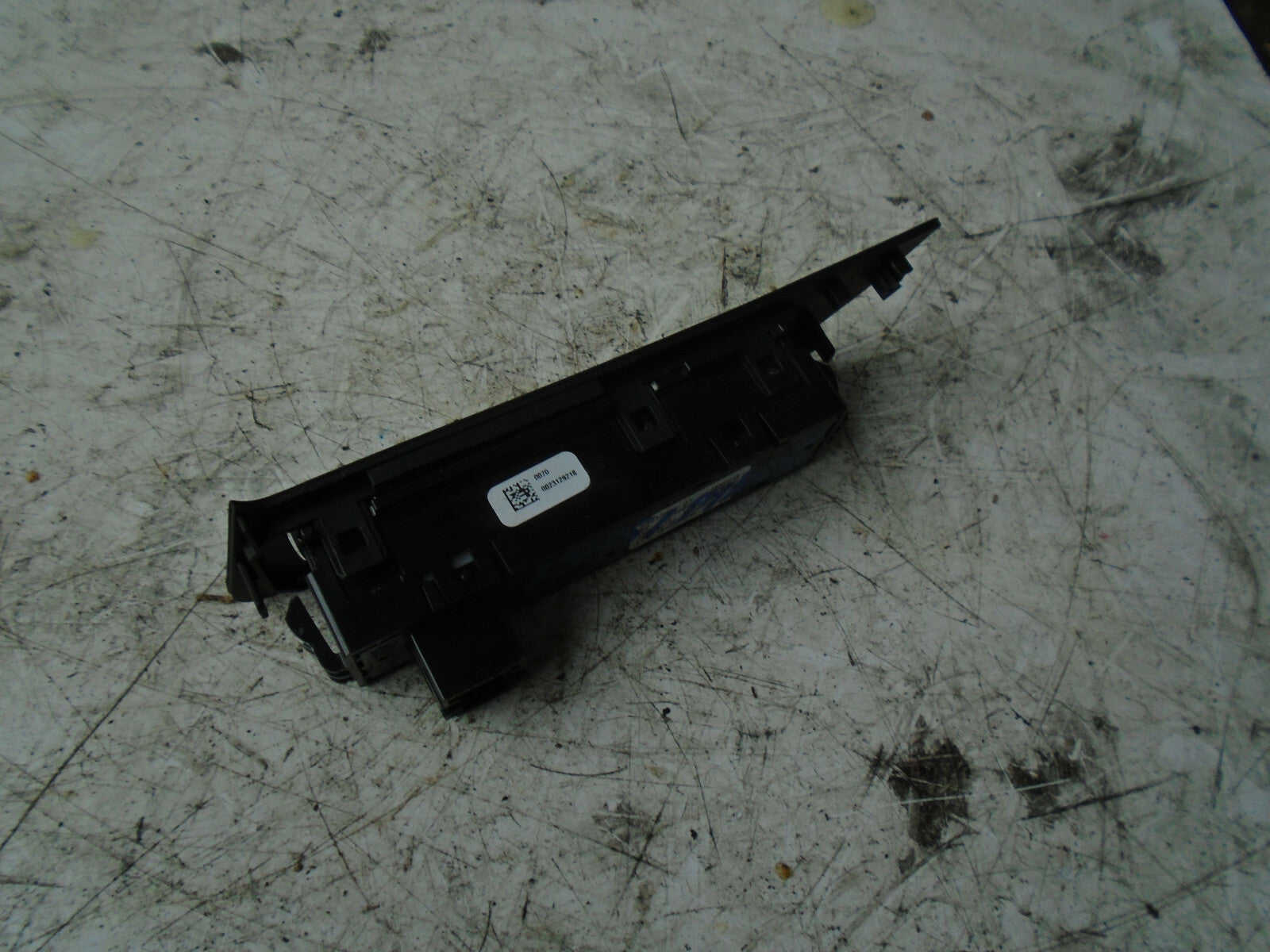 BMW 1 SERIES 116D F20 2018 SPORT ECO SWITCH PANEL 9391704