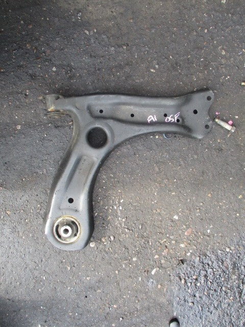 AUDI A1 8X 2015 1.4 PETROL OSF DRIVER SIDE FRONT WISHBONE 6R0407152E