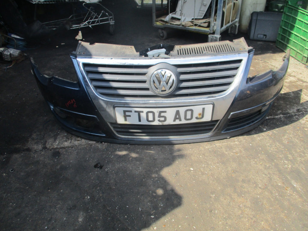 VW VOLKSWAGEN PASSAT B6 2005 COMPLETE FRONT BUMPER GRILL FOG LIGHT BLUE