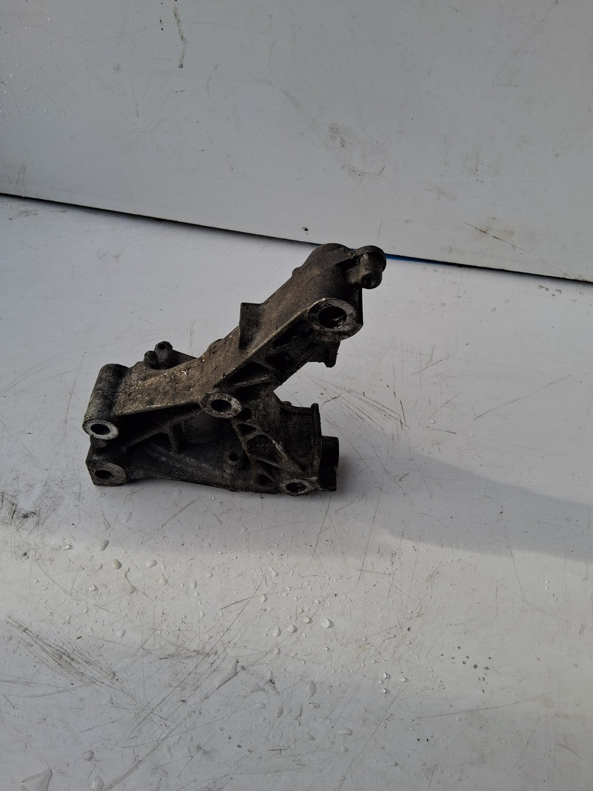 MERCEDES BENZ A CLASS GEARBOX DRIVE SHAFT MOUNT A2822232600