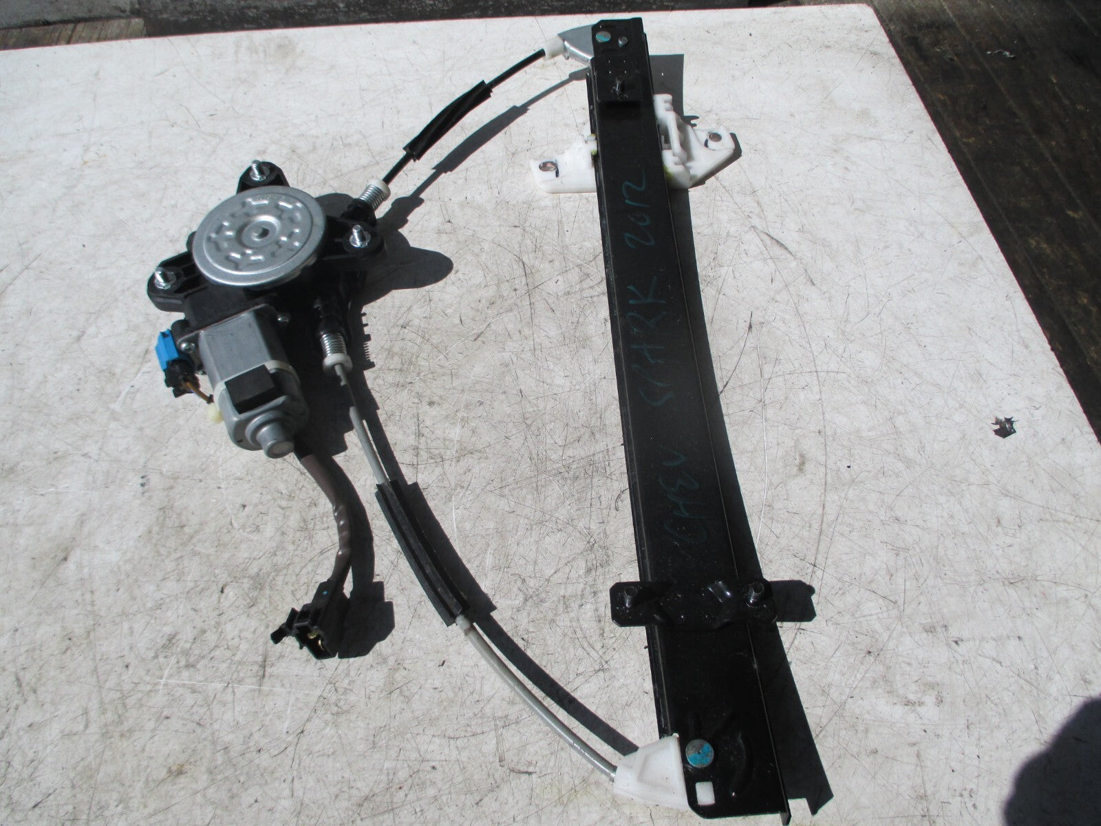 CHEVROLET SPARK 2012 OS DRIVER SIDE WINDOW REGULATOR MOTOR 98820M3010
