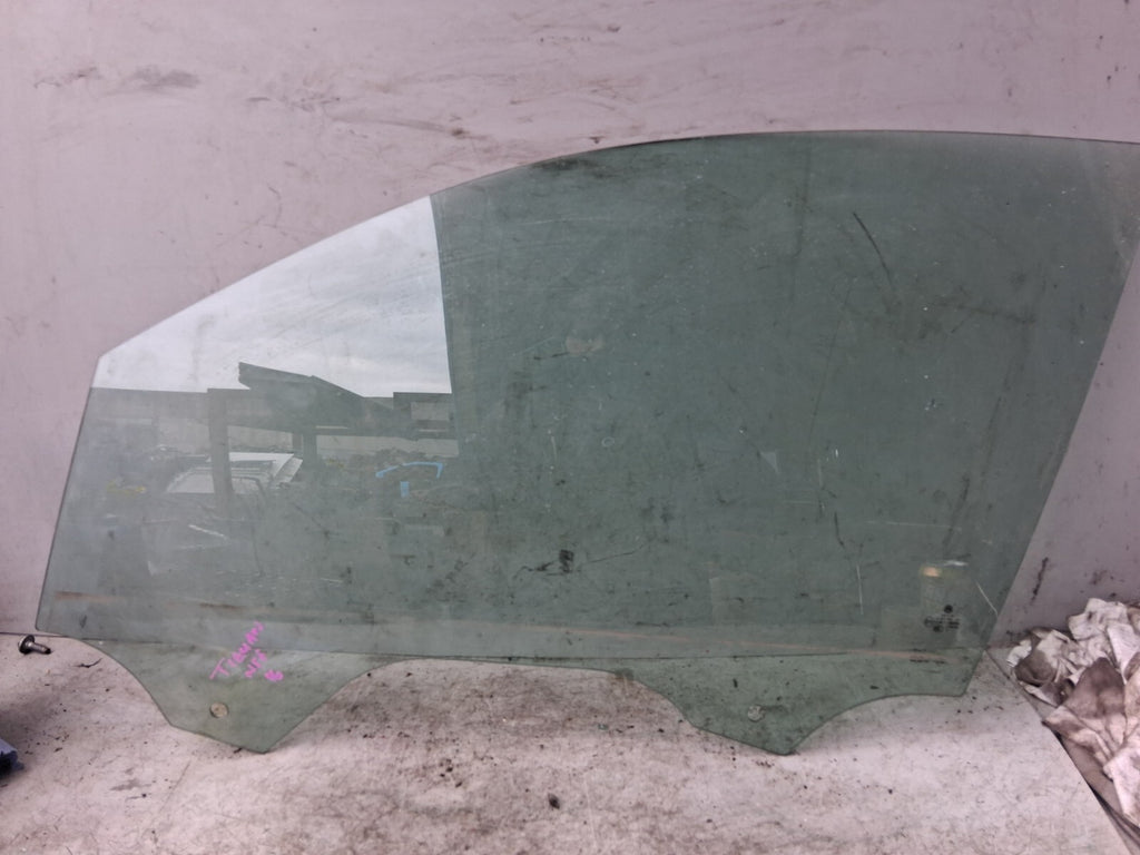 2016 VOLKSWAGEN TIGUAN NSF PASSENGER SIDE FRONT LEFT WINDOW GLASS 43R00098