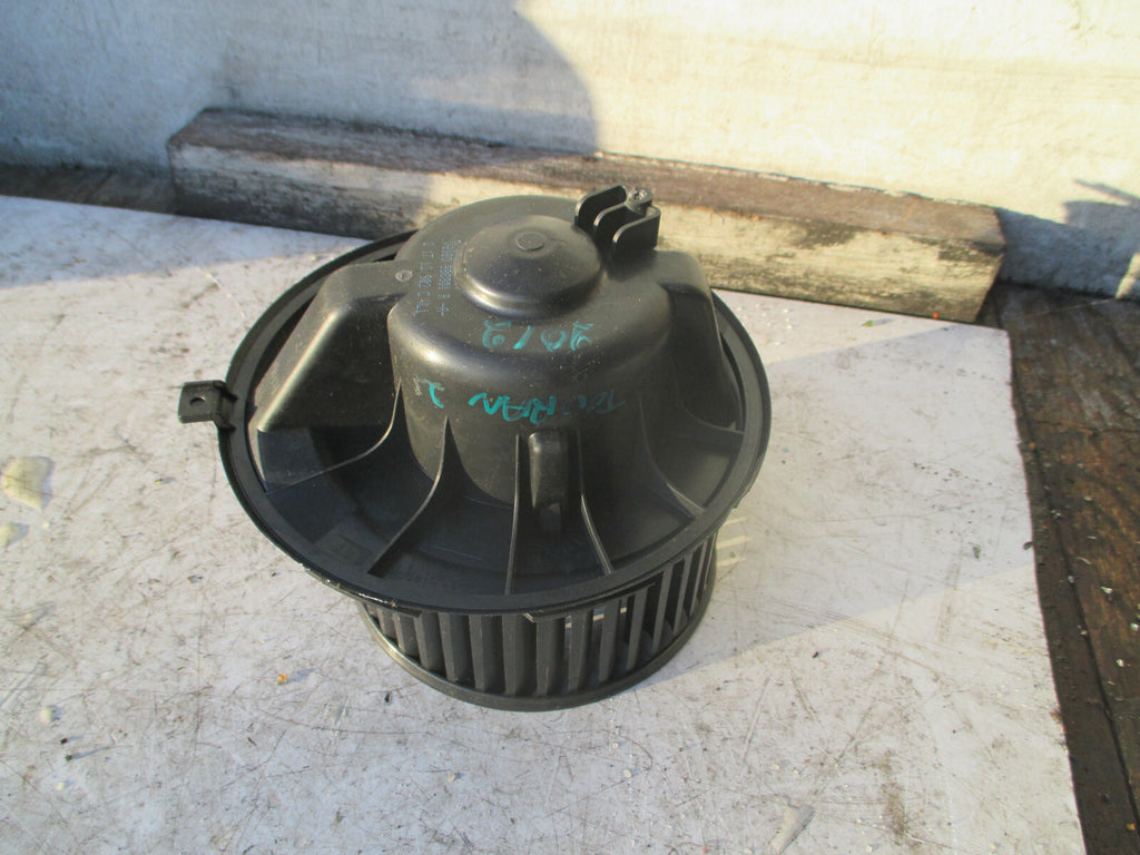 VW VOLKSWAGEN TOURAN 2012 HEATER BLOWER MOTOR FAN UNIT