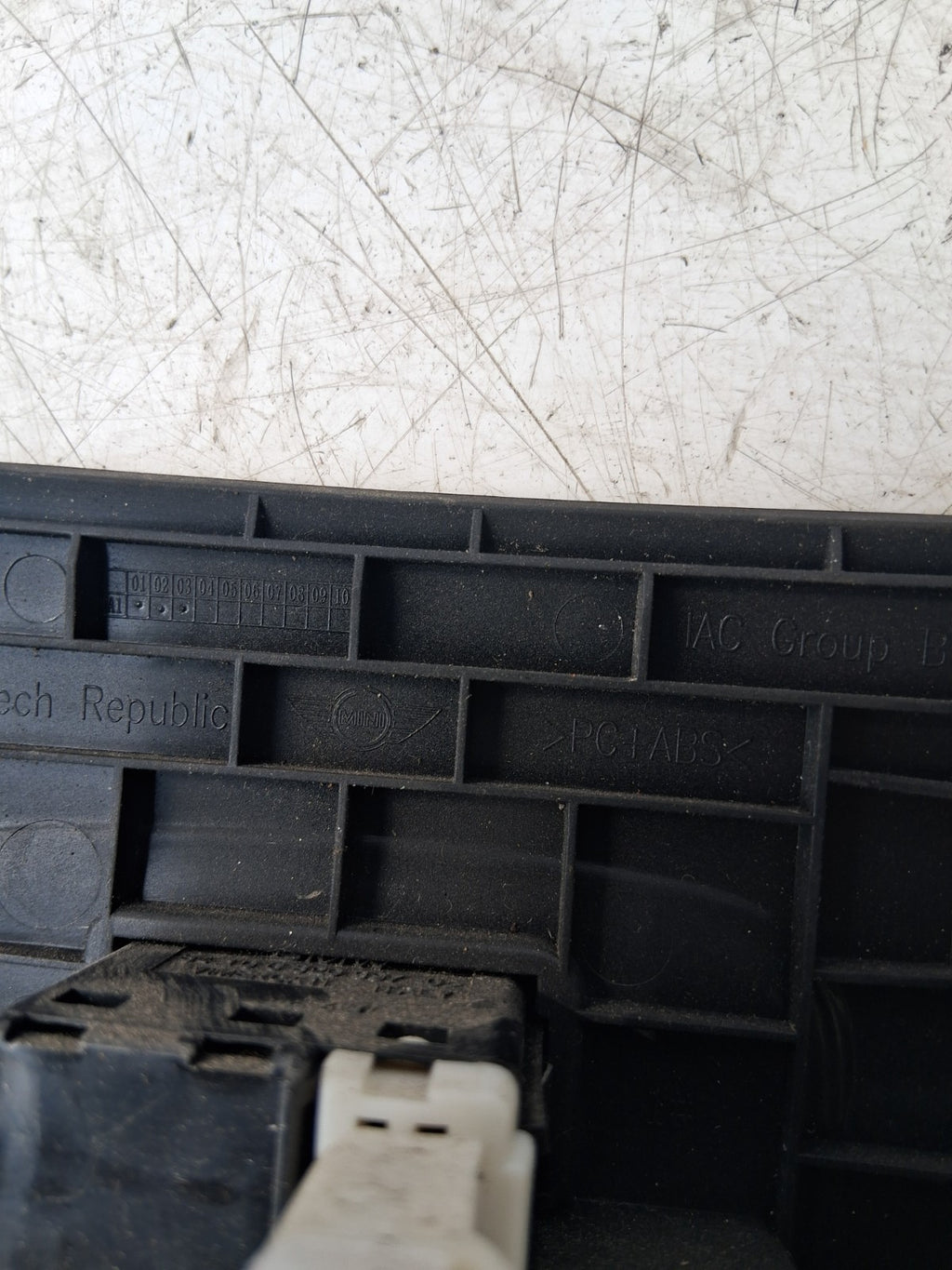 2019 MINI COOPER MEDIA PANEL TRIM 9332796