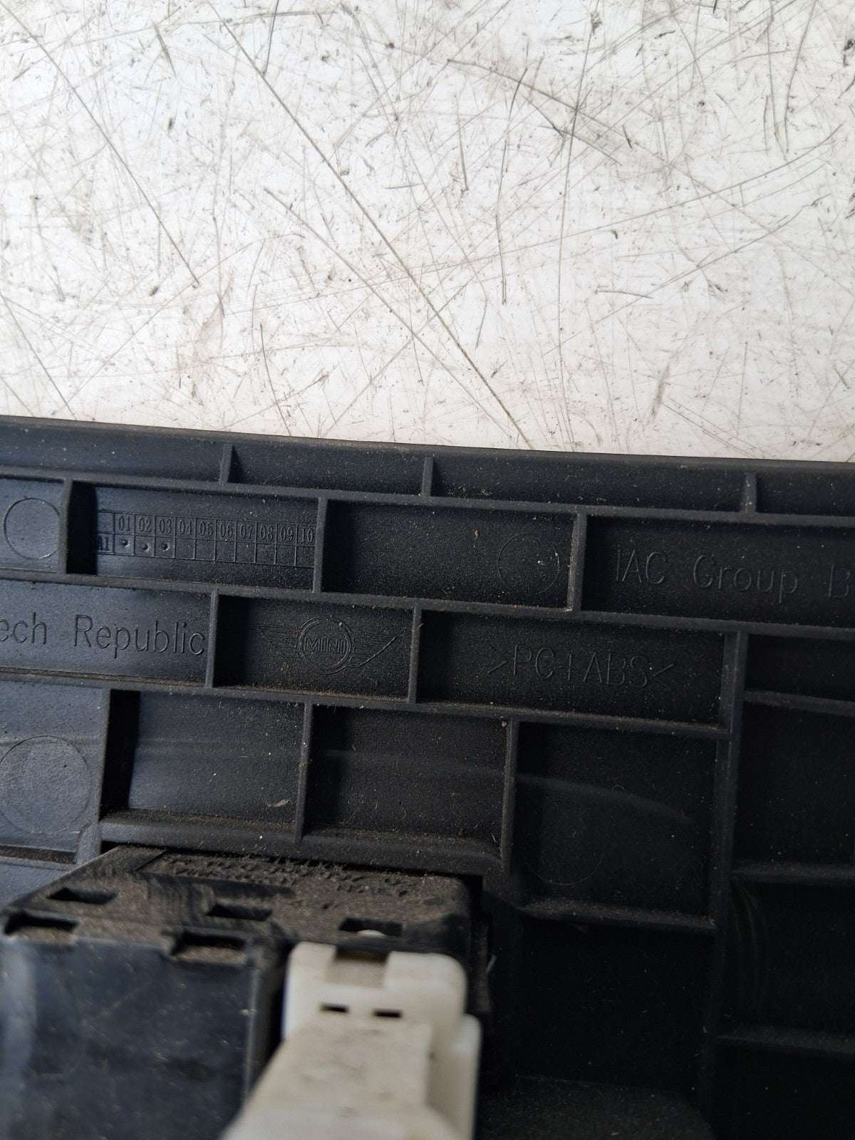 2019 MINI COOPER MEDIA PANEL TRIM 9332796