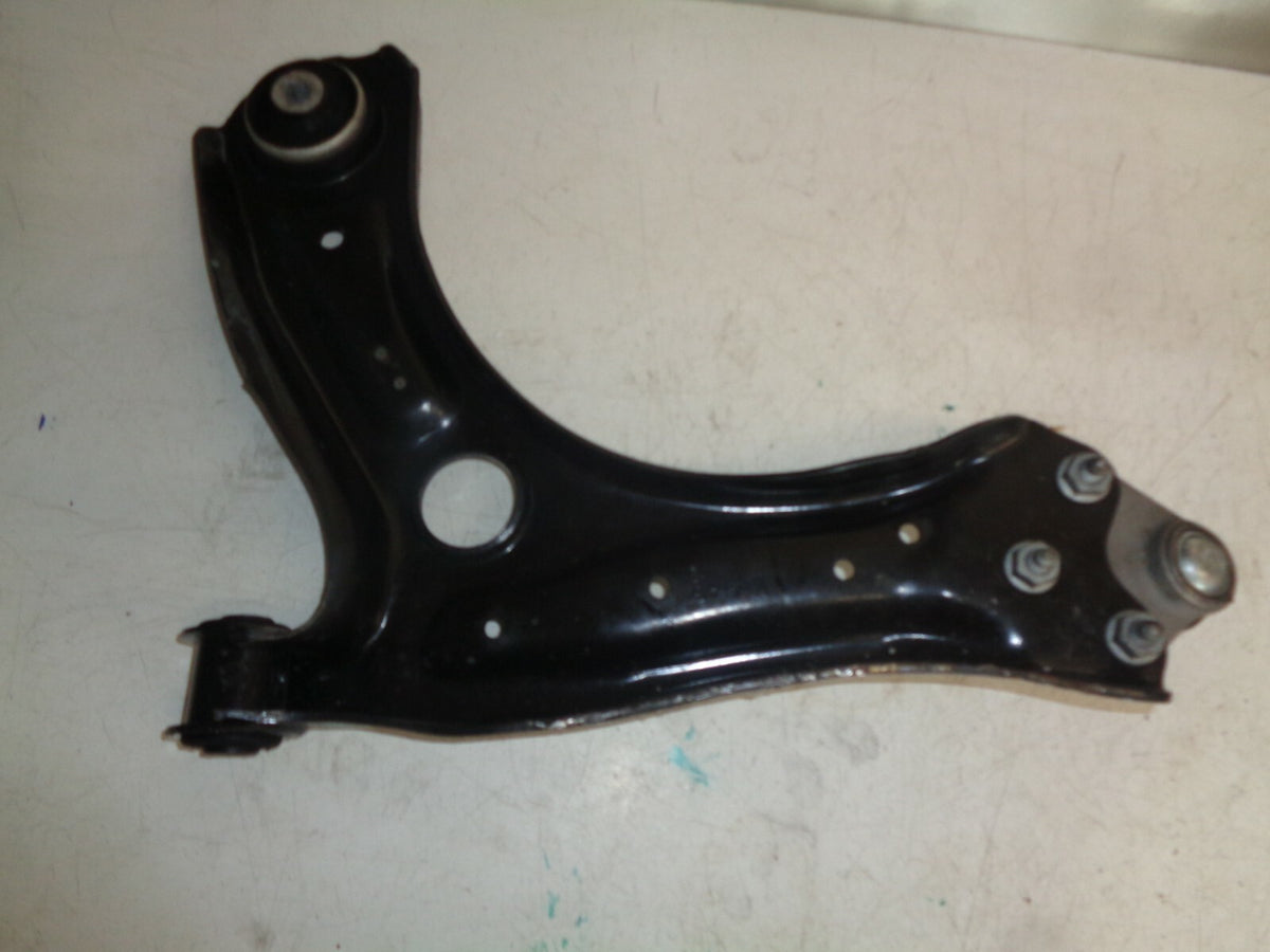 SKODA FABIA 2020 MK3 1.0 PETROL OS DRIVER SIDE FRONT WISHBONE ARM 6R0407152F