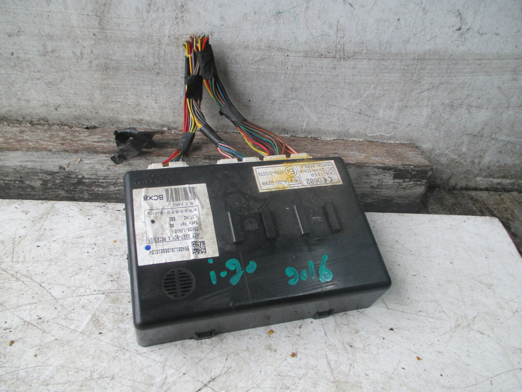 HYUNDAI I20 MK1 BCM BODY CONTROL MODULE UNIT 954001J810