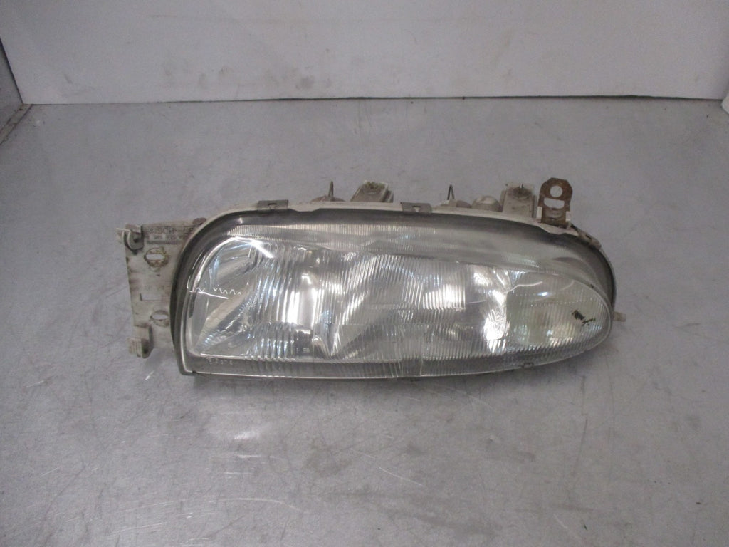 FORD FIESTA MK5 PRE FACELIFT NSF PASSENGER SIDE FRONT HEADLIGHT  0301049601