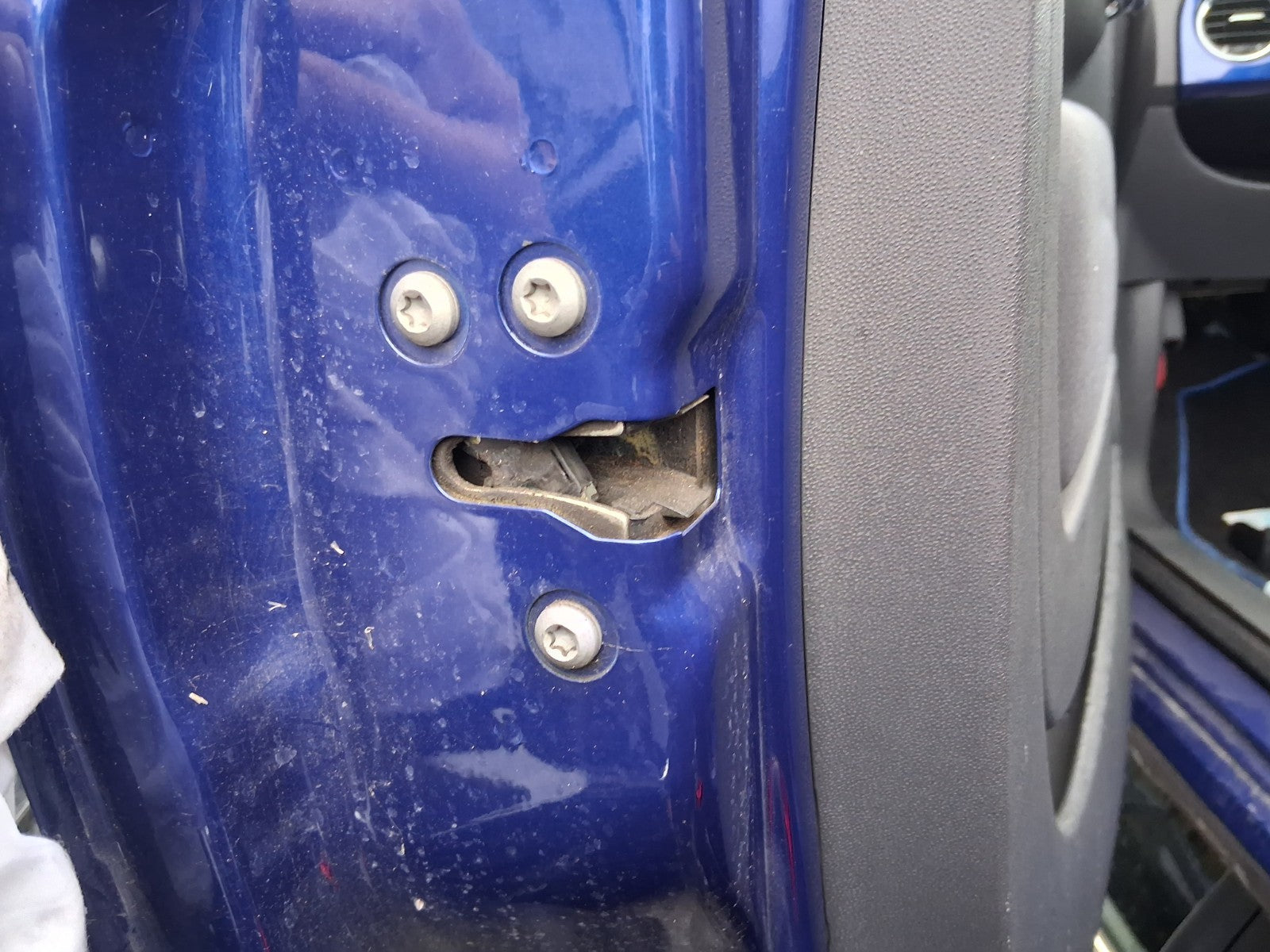2010 FIAT 500 LOUNGE MK1 NS PASSENGER SIDE LEFT DOOR LOCK MECHANISM