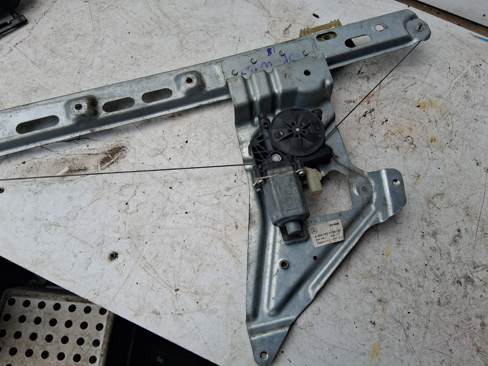2019 MERCEDES SPRINTER W907 NS PASSENGER SIDE WINDOW MOTOR REGULATOR A9107201000