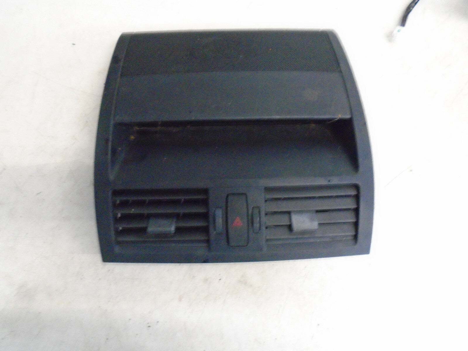 MAZDA 6 2009 MK2 CENTRE DISPLAY SCREEN WITH AIR VENTS & HAZARD SWITCH