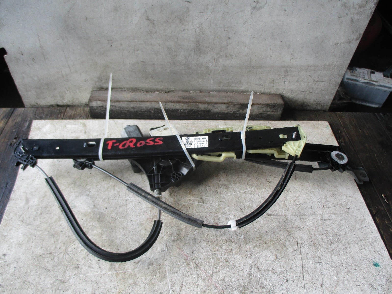 VW VOLKSWAGEN T CROSS 2021 OSF DRIVER FRONT WINDOW MOTOR REGULATOR 2GM837462B