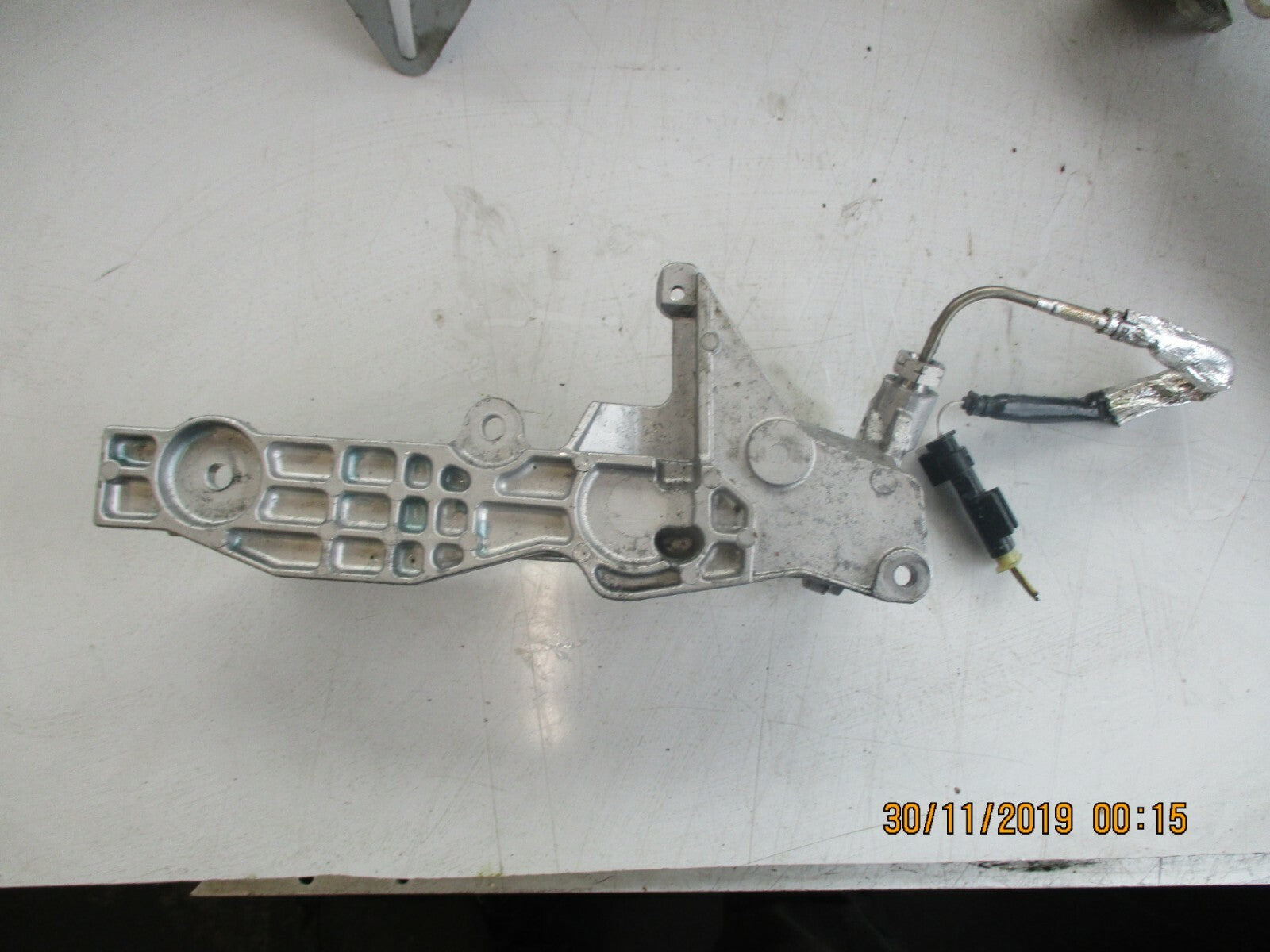 MERCEDES GLA X156 2014 2.1 CDI DIESEL EGR COOLER BRACKET MOUNT A6510943027