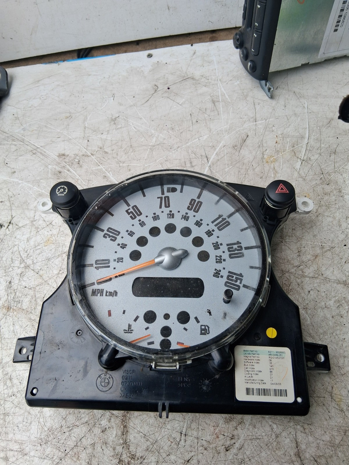 2003 MINI SPEEDOMETER SURROUND TRIM 62116928883