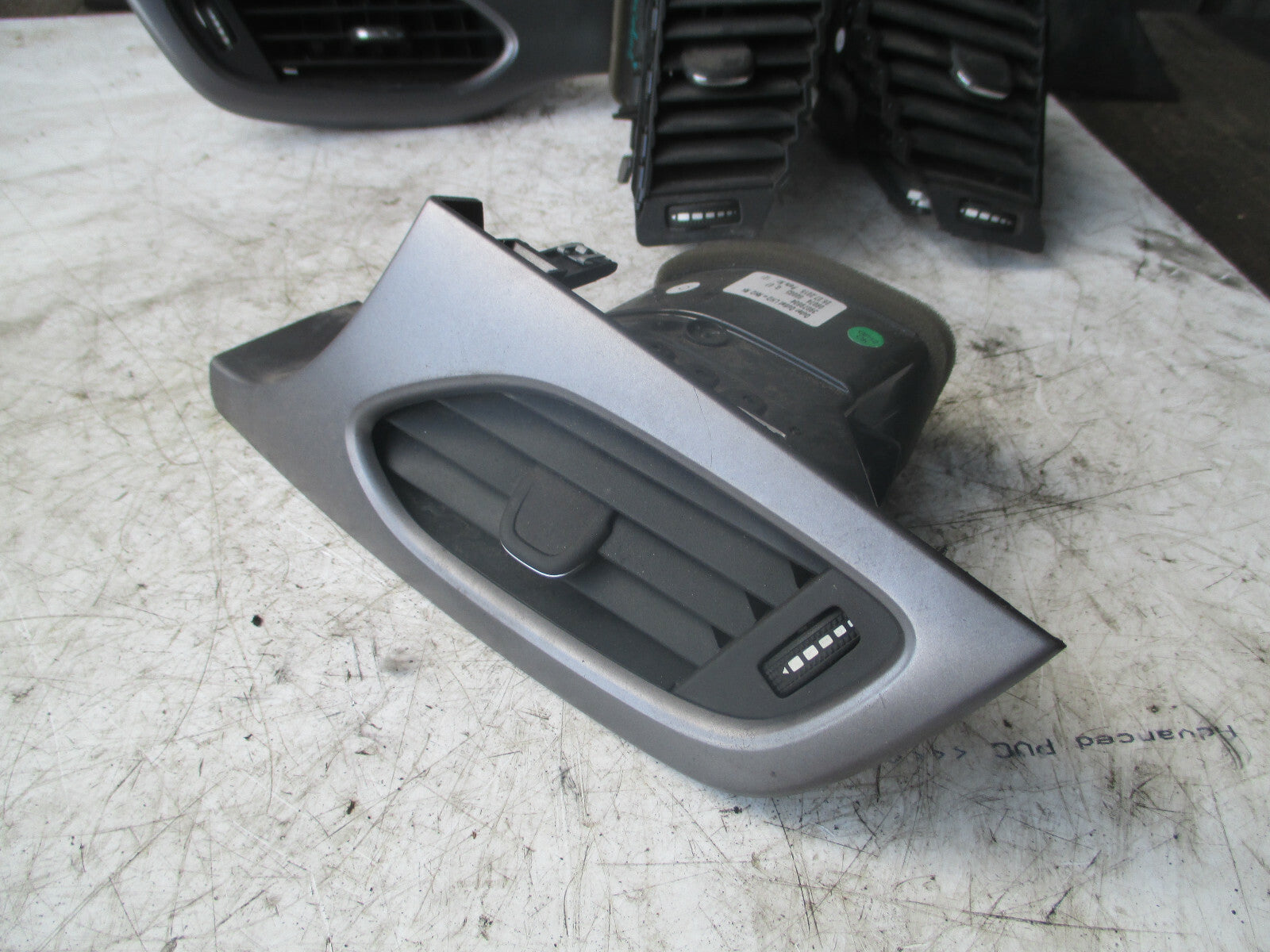VAUXHALL ASTRA K MK7 2018 FRONT DASHBOARD AIR VENT SET 42183275