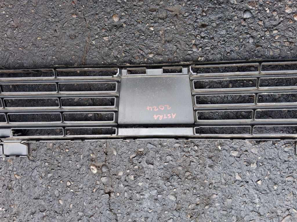 2024 VAUXHALL ASTRA L ESTATE FRONT BUMPER LOWER GRILL WITHOUT SENSOR 9839979680