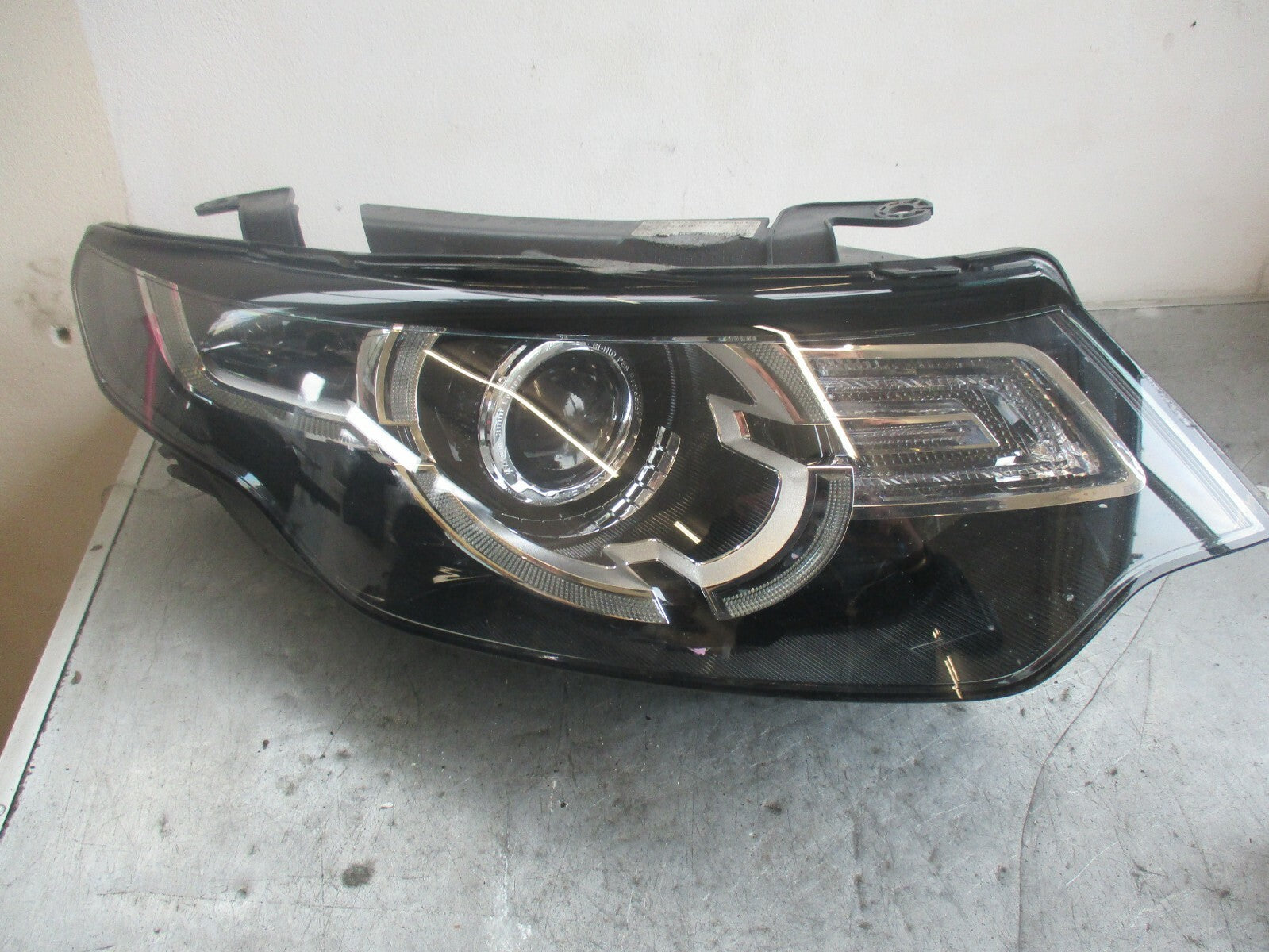 LAND ROVER DISCOVERY SPORT L550 OS DRIVER SIDE XENON HEADLIGHT FK7213W029 GD