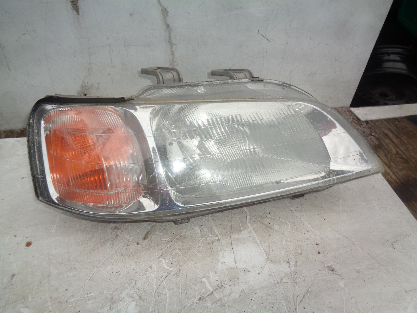 HONDA CIVIC MK6 2005 OSF DRIVER SIDE FRONT HEADLIGHT HEADLAMP