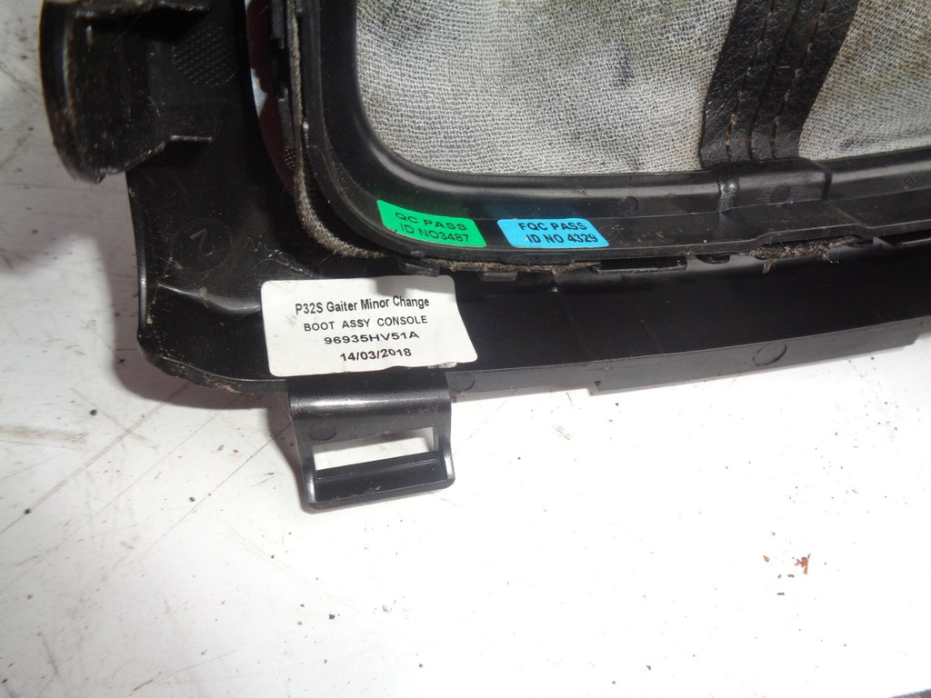 NISSAN QASHQAI J11 MK2 2018 GEAR SELECTOR SURROUND TRIM 96935hv51a