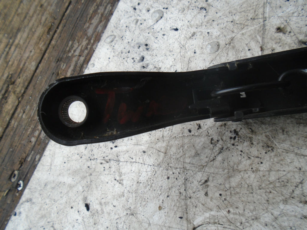 RENAULT TWINGO FRONT WINDSCREEN WIPER ARM 288806547