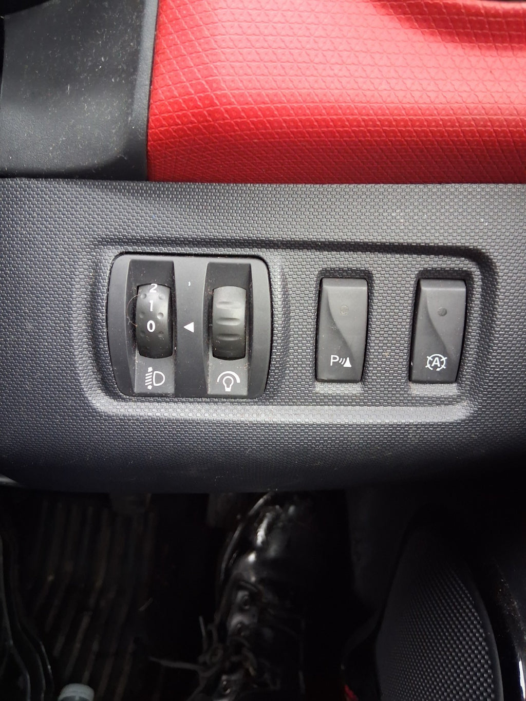 2013 RENAULT CLIO X98 MK4 HEADLIGHT ADJUSTER CONTROL SWITCH PANEL