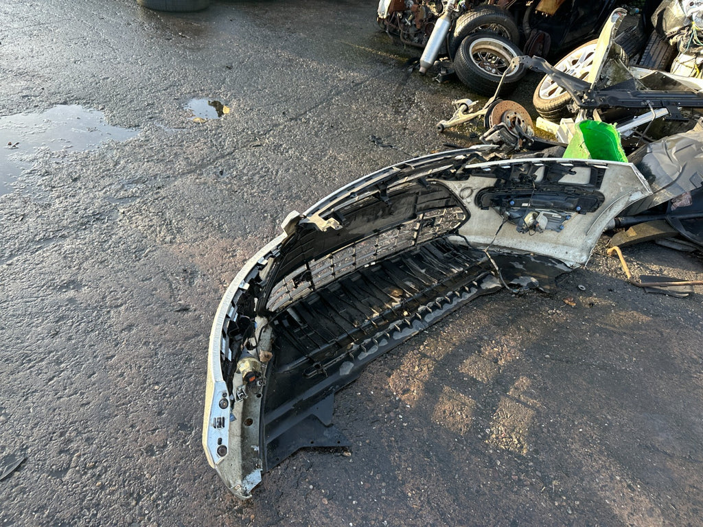 FORD MONDEO MK4 2013 FACELIFT FRONT BUMPER COMPLETE WITH DRL GRILLS H8 SILVER