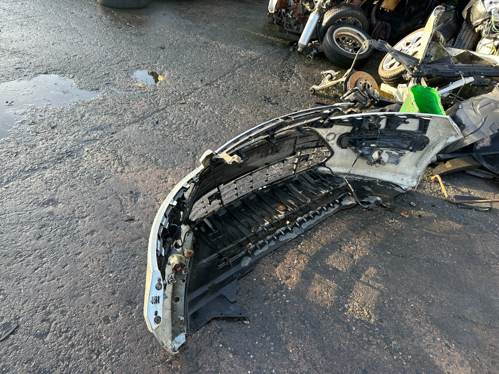 FORD MONDEO MK4 2013 FACELIFT FRONT BUMPER COMPLETE WITH DRL GRILLS H8 SILVER