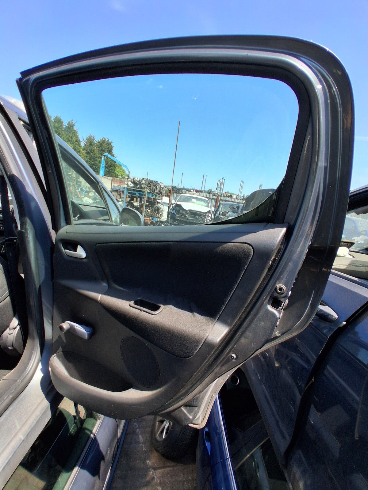 2009 PEUGEOT 207 OSR DRIVER SIDE REAR COMPLETE DOOR GRIS THORIUM METALLIC KTHC