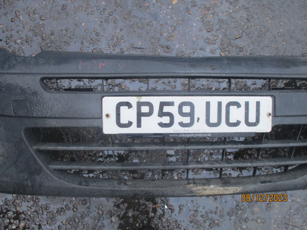 2010 RENAULT KANGOO MK2 FRONT BUMPER COMPLETE BLACK PLASTIC WITH GRILL