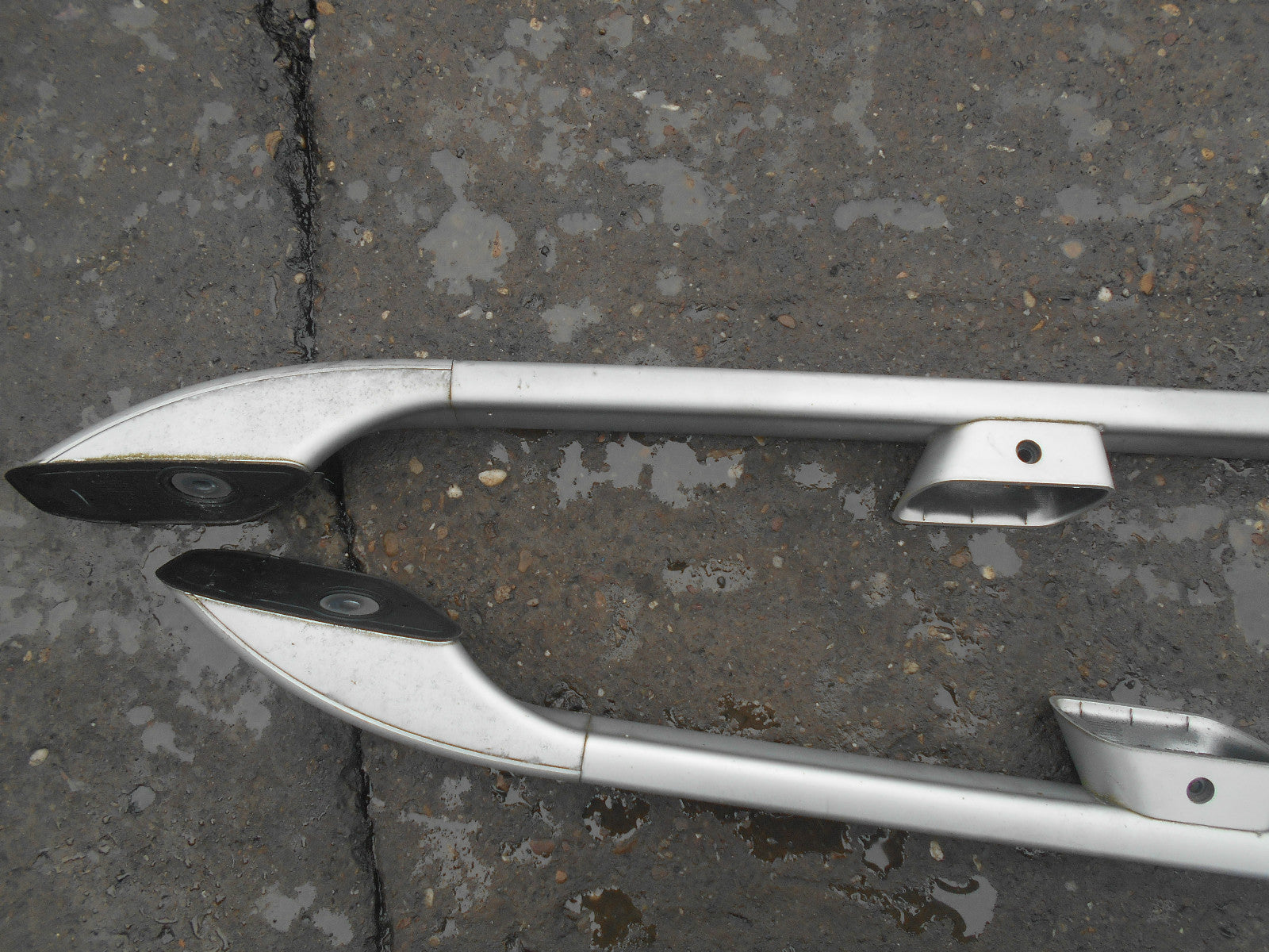 RENAULT LAGUNA ESTATE MK2 2004 ROOF RACK BARS