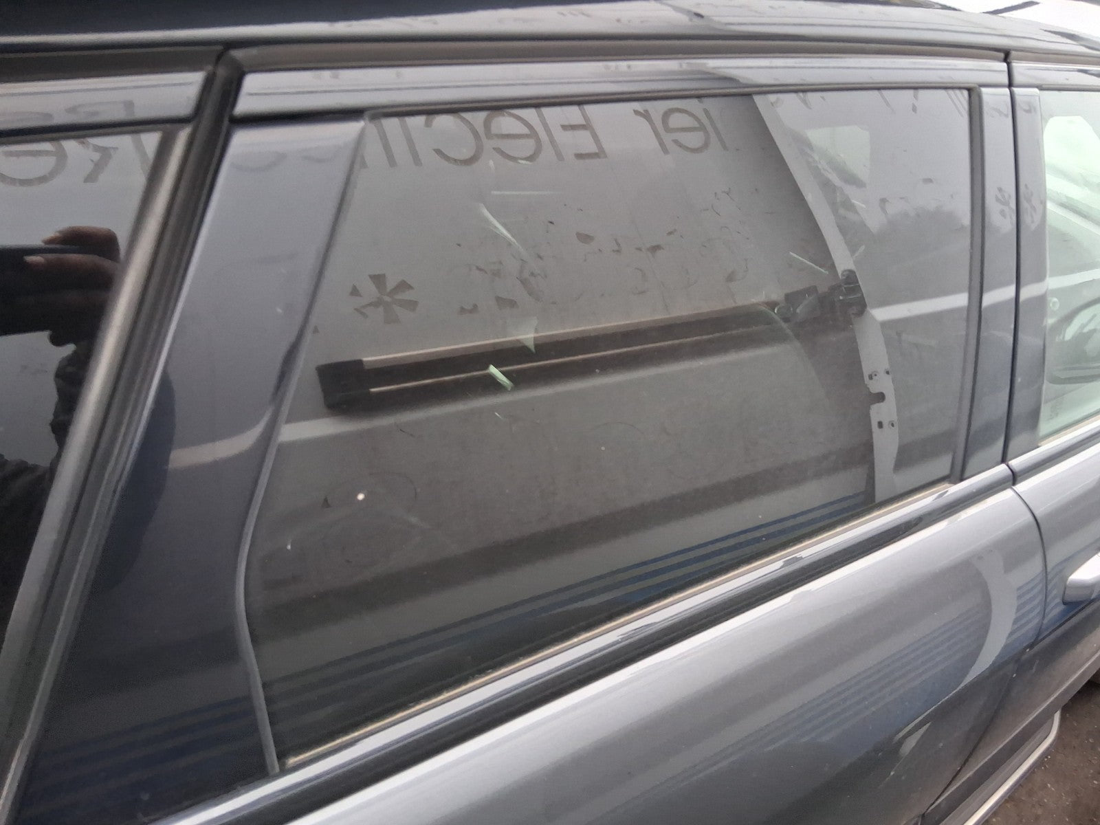 2016 RANGE ROVER EVOQUE L538 OSR DRIVER SIDE REAR DOOR TINTED WINDOW GLASS