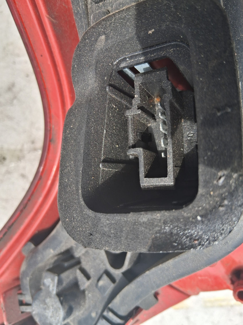 2012 PEUGEOT 3008 OSR DRIVER SIDE REAR OUTER TAIL LIGHT LAMP