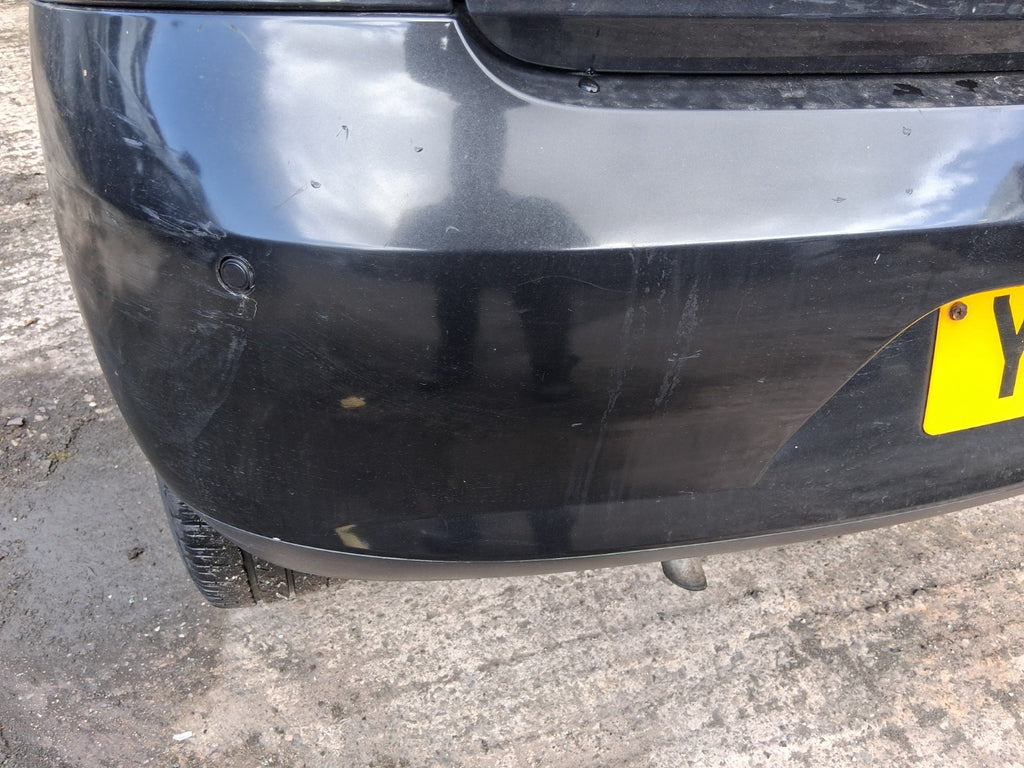 2011 VW VOLKSWAGEN FOX 3 DOOR COMPLETE REAR BUMPER WITH PDC SENSORS BLACK