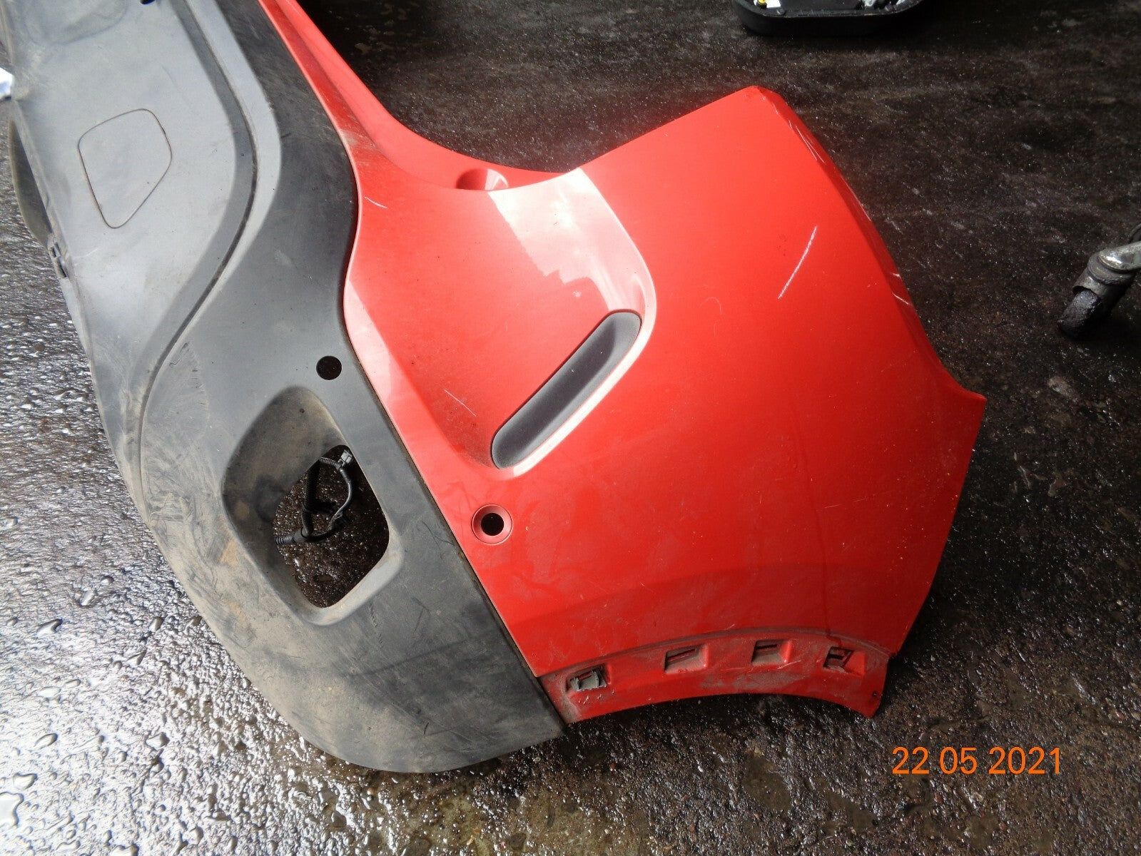 CITROEN C5 AIRCROSS 2019 REAR BACK PLASTIC BUMPER IN RED WITH SOME TRIMS