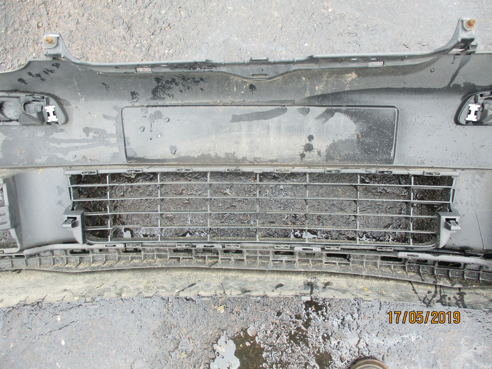 VW VOLKSWAGEN GOLF MK5 FRONT BUMPER BLACK DAMAGED
