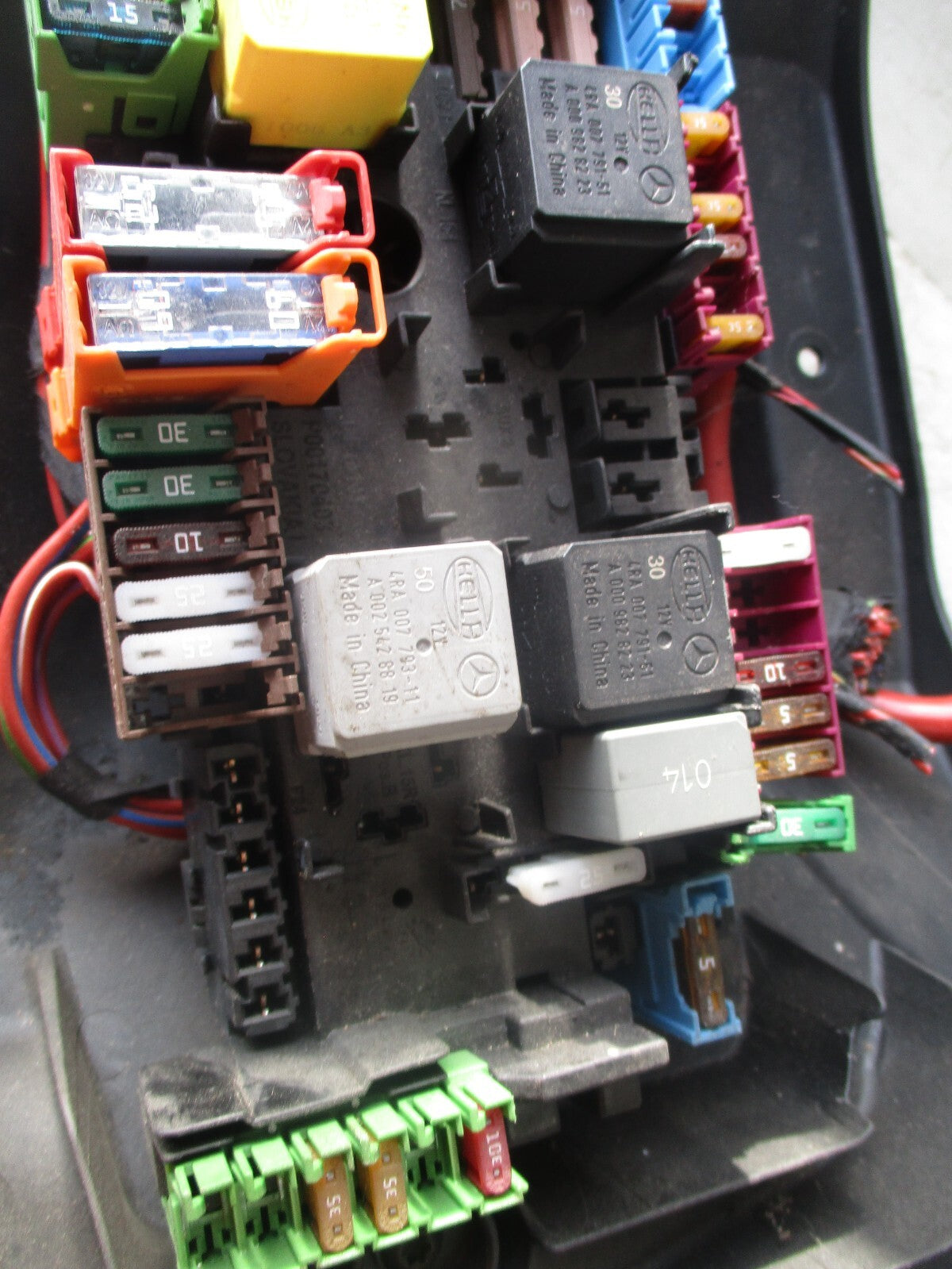 2021 MERCEDES BENZ SPRINTER W907 FUSE BOX RELAY P00170403