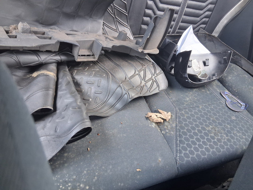 2012 FORD FIESTA MK7 REAR COMPLETE REAR SEAT WITH LEATHER COVER