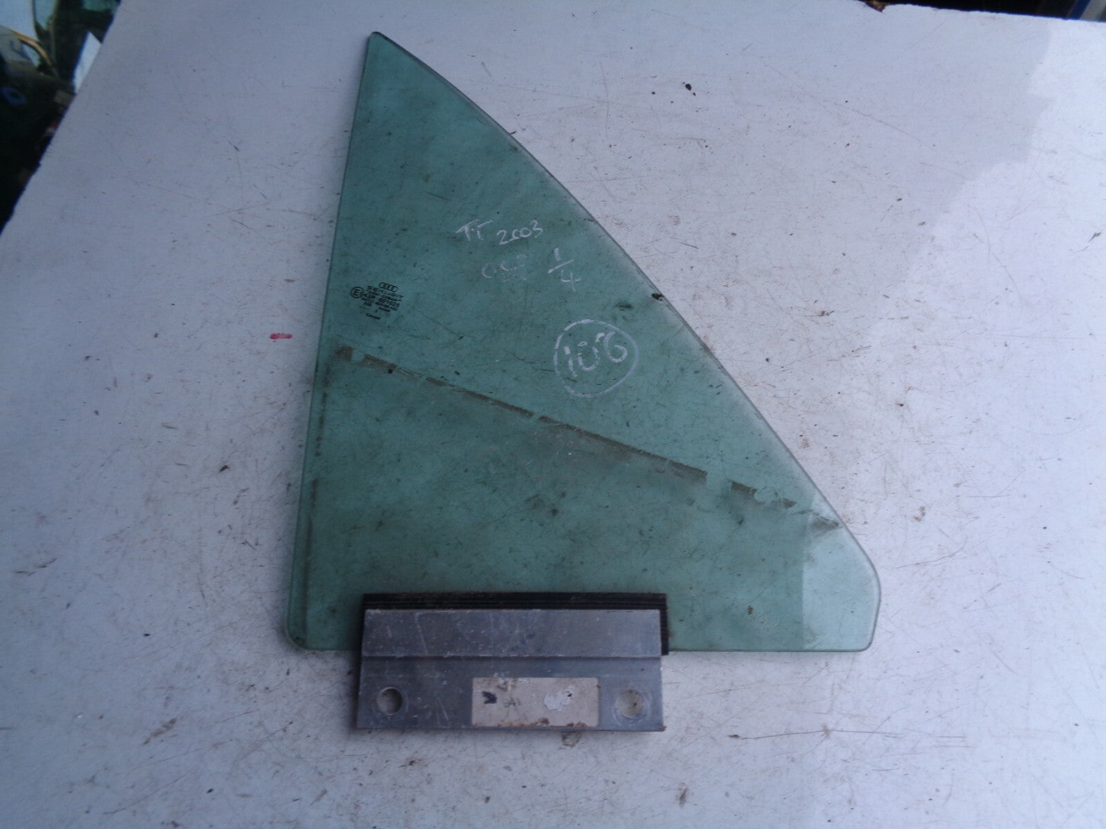 AUDI TT 8N 2003 OSF DRIVER SIDE FRONT QUARTER 1/4 WINDOW GLASS