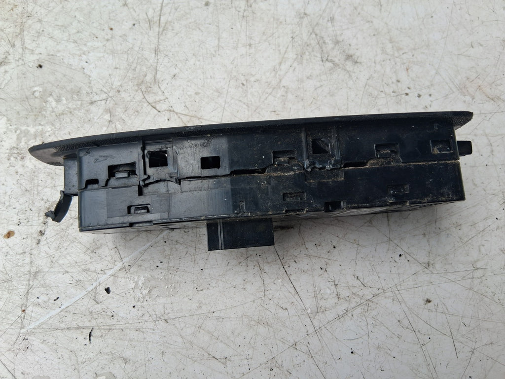 2014 BMW 3 SERIES F30 OSF DRIVER SIDE FRONT RIGHT WINDOW SWITCH 9208110