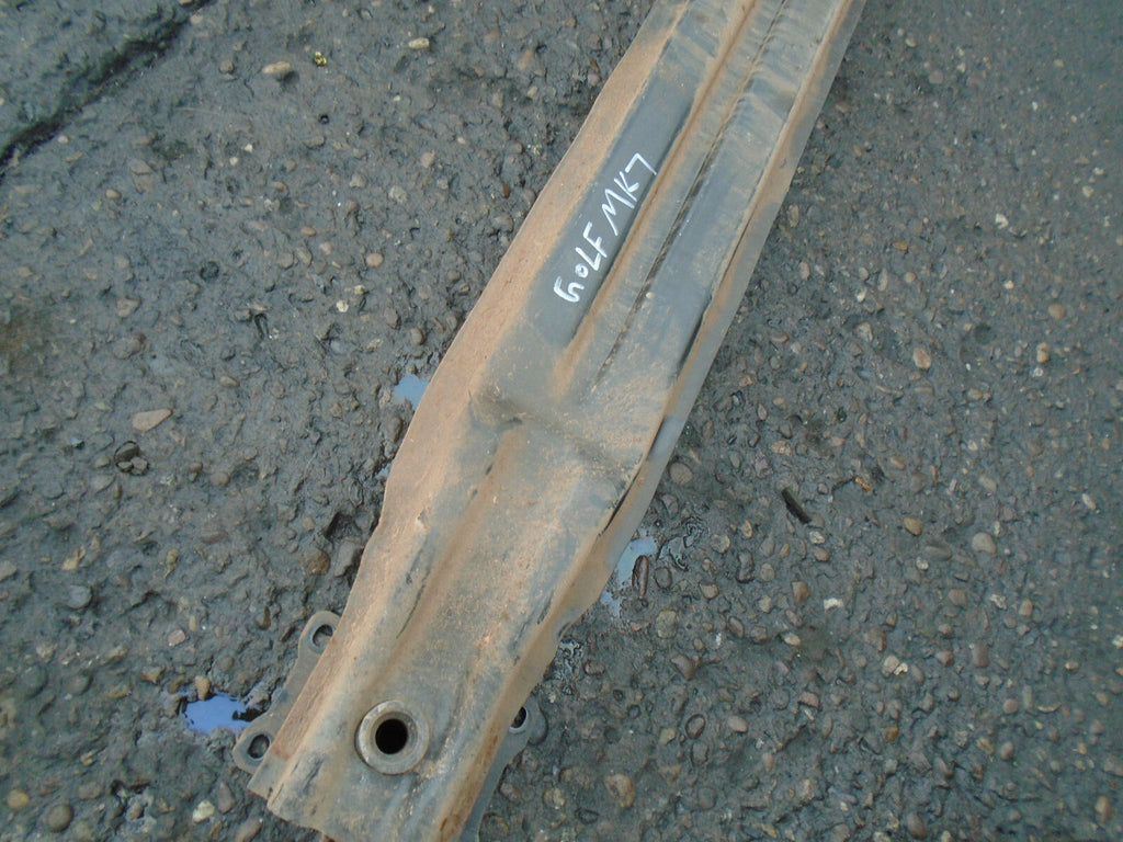 VW VOLKSWAGEN MK7 2017 REAR BUMPER REINFORCEMENT CRASH BAR