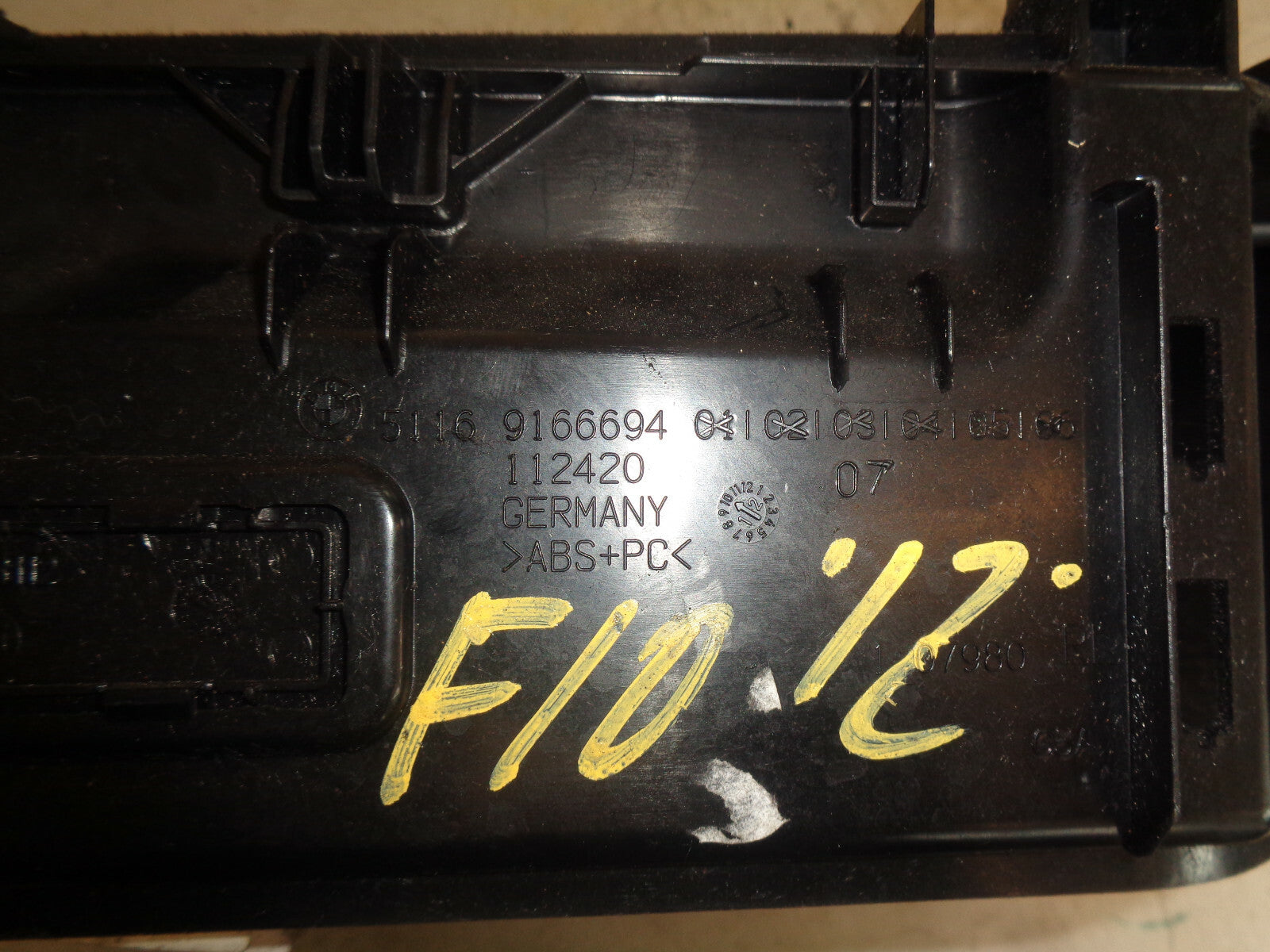 BMW 5 SERIES F10 2012 BLACK GLOVEBOX COMPARTMENT 9166694